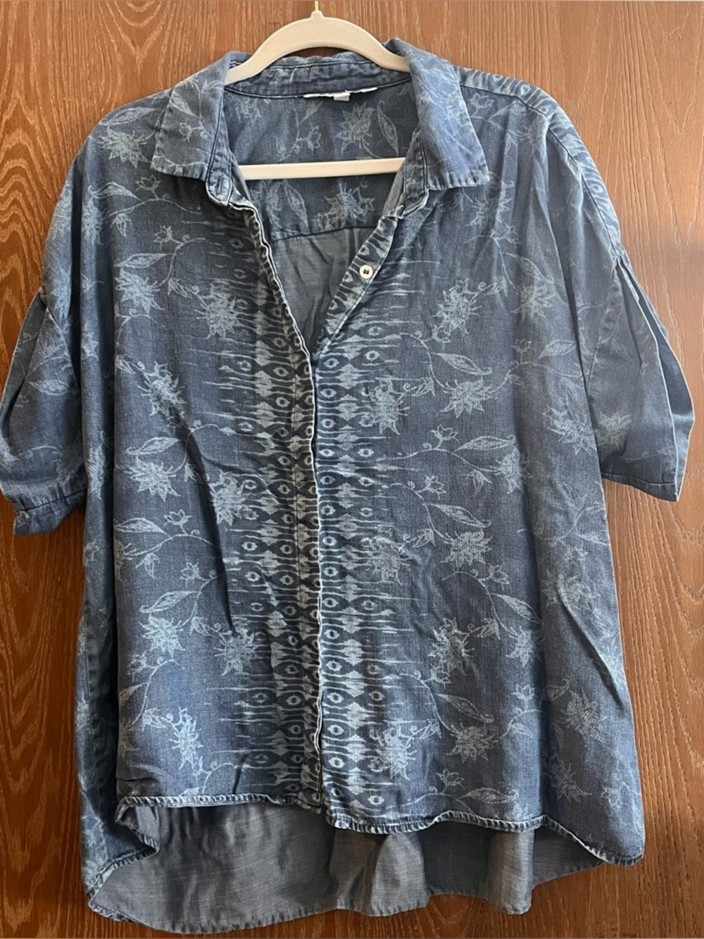 Liverpool Los Angeles chambray denim blue patterned button up top Large